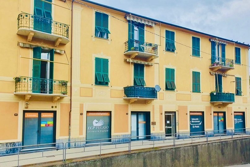 panoramica vetrine - Commercial Premises Via Nazionale 187, Sestri Levante - photo 2