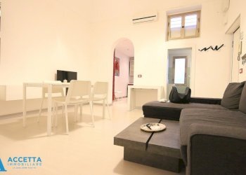 Soggiorno - Bilocale Via Regina Elena 73, Taranto - foto 1