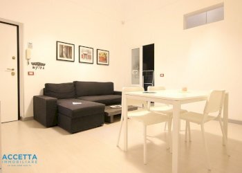 Soggiorno - Bilocale Via Regina Elena 73, Taranto - foto 2