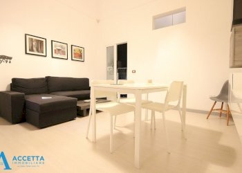 Soggiorno - Bilocale Via Regina Elena 73, Taranto - foto 10