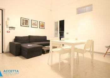 Soggiorno - Bilocale Via Regina Elena 73, Taranto - foto 18