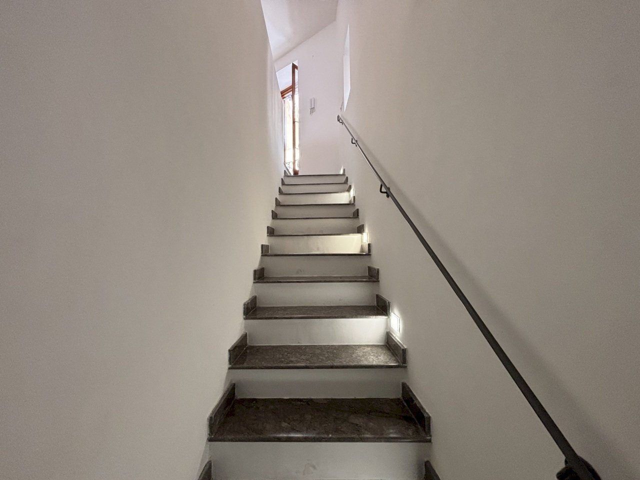 IMG_4131.jpeg - Four-room apartment Via Coltellieri, Palermo - photo 3