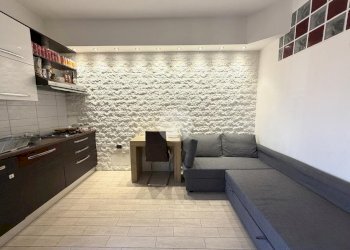 Two-room apartment Via bibiana, Torino (neighborhood Borgo Vittoria) - photo 2
