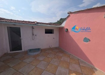 Independent house Borgomaro - photo 1