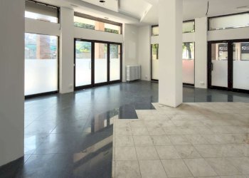 Negozio Vimercate - foto 1