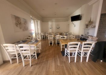 Sala da pranzo - Locale Commerciale Via Porto Neroniano
36, Anzio - foto 1