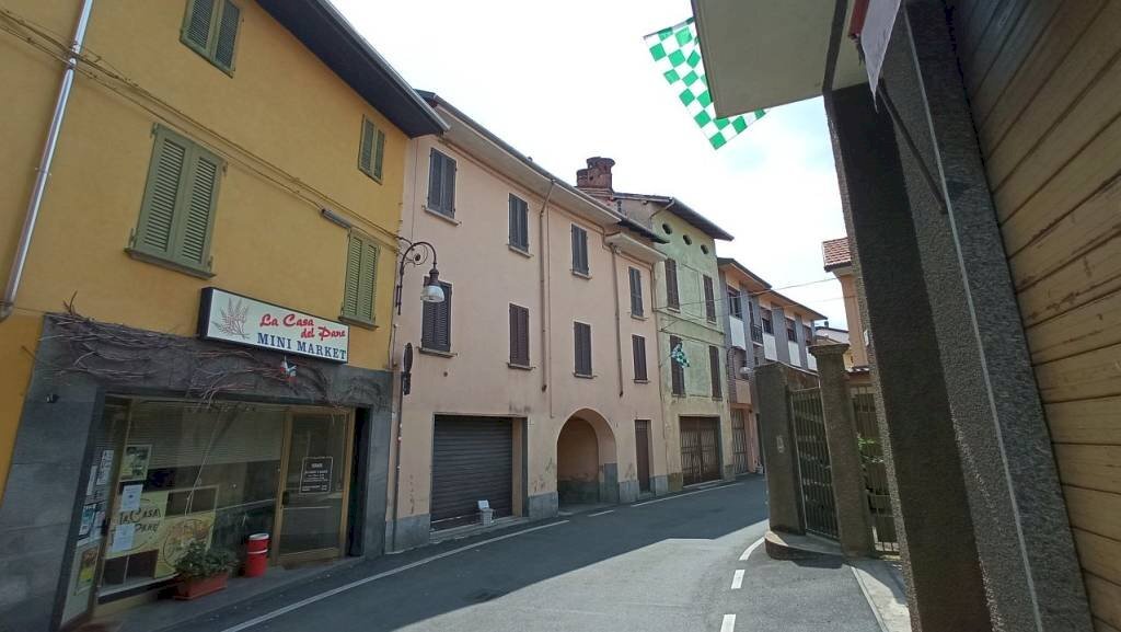 Facciata - Three-room apartment via Vittorio Emanuele II, 36, Maggiora - photo 1