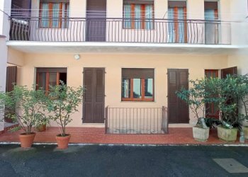 Facciata - Three-room apartment via Vittorio Emanuele II, 36, Maggiora - photo 6