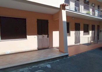 Cortile interno - Three-room apartment via Vittorio Emanuele II, 36, Maggiora - photo 7
