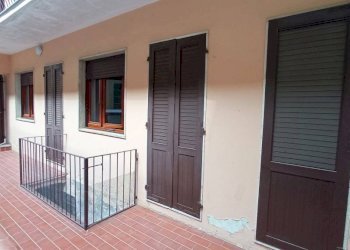 Facciata - Three-room apartment via Vittorio Emanuele II, 36, Maggiora - photo 25