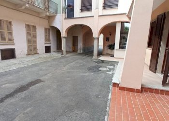 Cortile interno - Three-room apartment via Vittorio Emanuele II, 36, Maggiora - photo 33