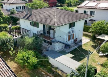 Facciata - Villa via Quartirolo, 43, Rimini - photo 1