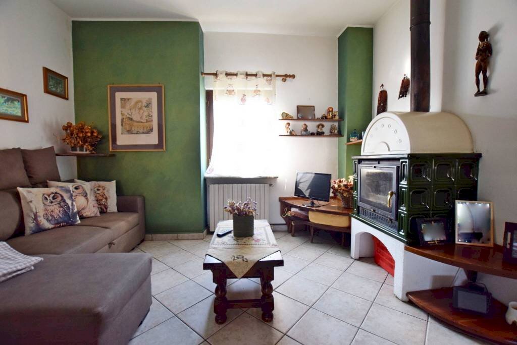 Salone - Casa indipendente strada di Rocca de' Baldi, 10, Mondovì - foto 3