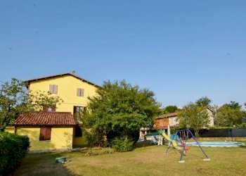Facciata - Casa indipendente strada di Rocca de' Baldi, 10, Mondovì - foto 1