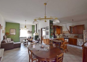 Salone - Casa indipendente strada di Rocca de' Baldi, 10, Mondovì - foto 6