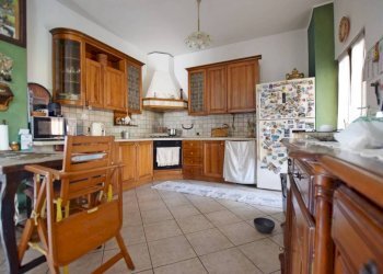 Cucina - Casa indipendente strada di Rocca de' Baldi, 10, Mondovì - foto 7