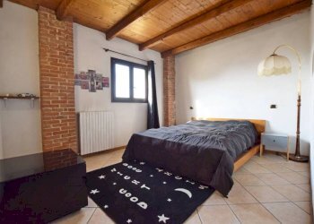 Camera da letto - Casa indipendente strada di Rocca de' Baldi, 10, Mondovì - foto 12