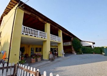 Facciata - Casa indipendente strada di Rocca de' Baldi, 10, Mondovì - foto 41
