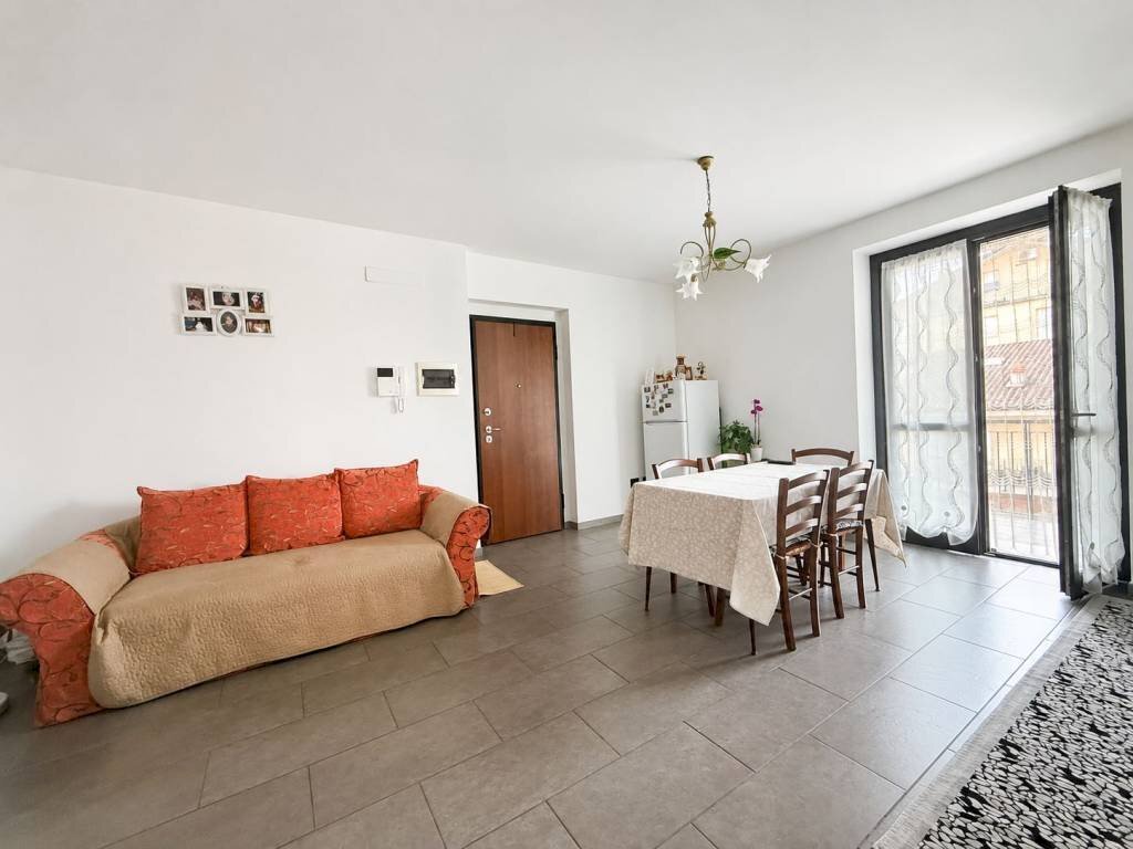 Salone - Appartamento via Susa, Carmagnola - foto 3