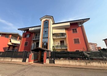 Facciata - Appartamento via Susa, Carmagnola - foto 1