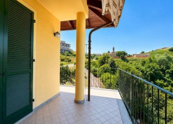 Terrazzo - Three-room apartment Frazione San Rocco, 136, Montaldo Roero - photo 1