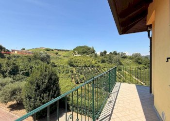 Terrazzo - Three-room apartment Frazione San Rocco, 136, Montaldo Roero - photo 8