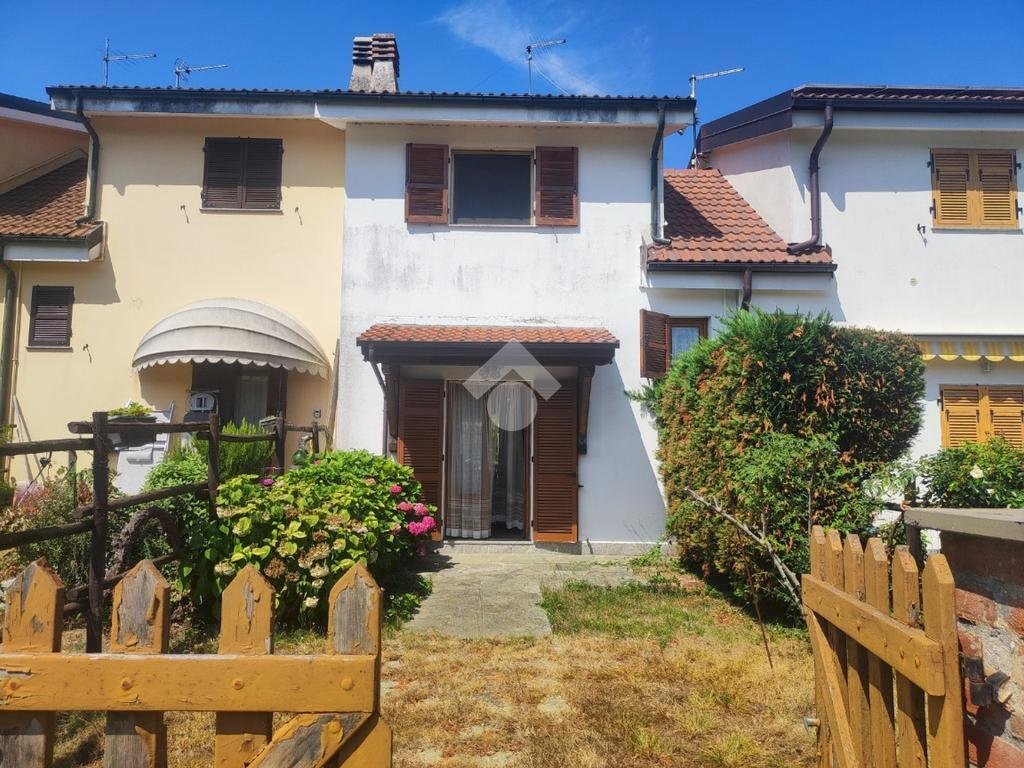 Villa a Schiera Via cortino, Casella - foto 1