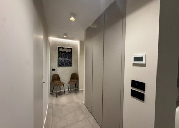 CORRIDOIO - Three-room apartment via San Petronio Vecchio, Bologna (neighborhood Santo Stefano) - photo 10