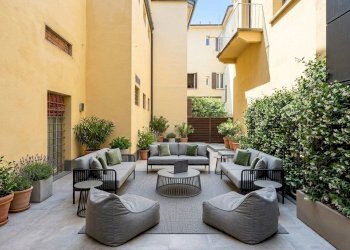 Office Via Marchesana, Bologna (neighborhood Centro Storico) - photo 1