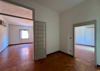 Office Via Marchesana, Bologna (neighborhood Centro Storico) - photo 23