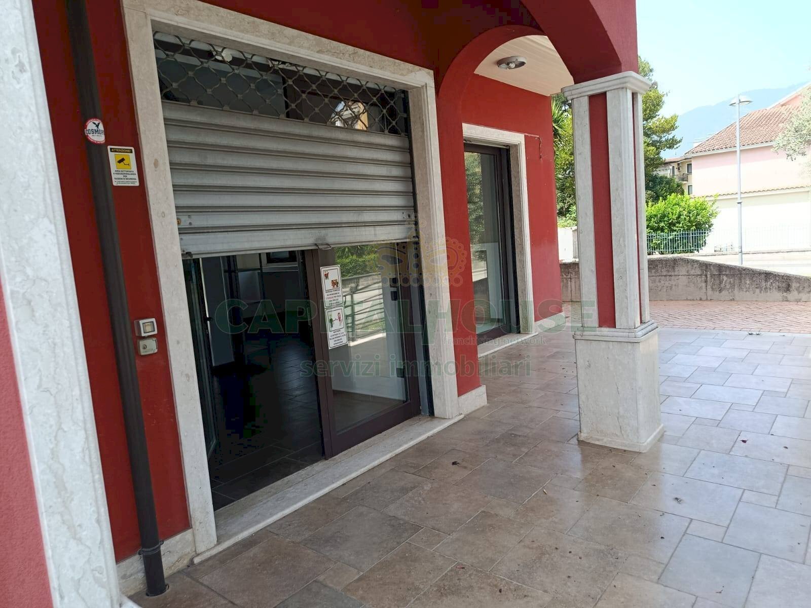 Foto 2 - Commercial Premises via roma, Montoro - photo 2