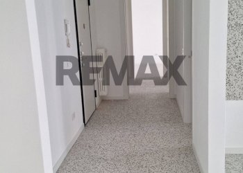 Hall / corridoio - Trilocale via Don Mazzolari
 
8, Brugherio - foto 7
