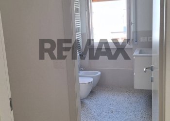 Bagno - Trilocale via Don Mazzolari
 
8, Brugherio - foto 9