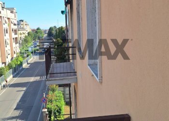 Balcone - Trilocale via Don Mazzolari
 
8, Brugherio - foto 15