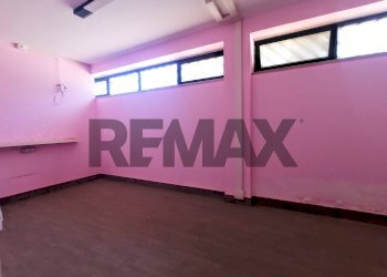 Stanza vuota - Commercial Premises Via Abruzzese
 
52, Bitetto - photo 10