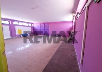 Stanza vuota - Commercial Premises Via Abruzzese
 
52, Bitetto - photo 13