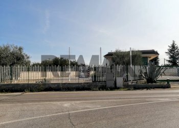 Edificio all\'aperto - Commercial Premises Via Abruzzese
 
52, Bitetto - photo 28