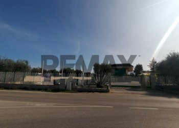 Edificio all\'aperto - Commercial Premises Via Abruzzese
 
52, Bitetto - photo 30