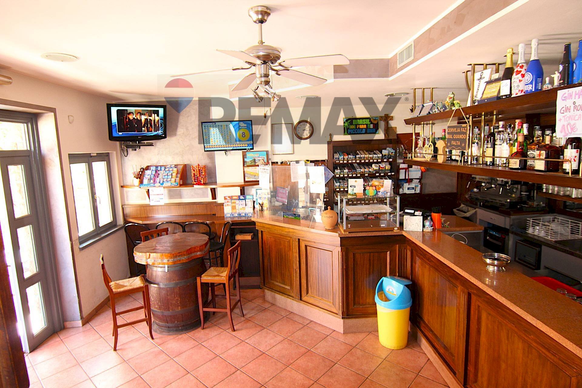 Cucina - Cafeteria - Cold Bar Via Campagnola
 
2, Cuasso al Monte - photo 1