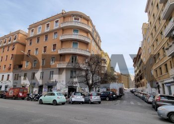 Edificio all\'aperto - Locale Commerciale via enna
21D, Roma - foto 2