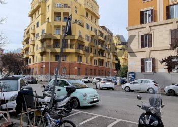 Edificio all\'aperto - Locale Commerciale via enna
21D, Roma - foto 8