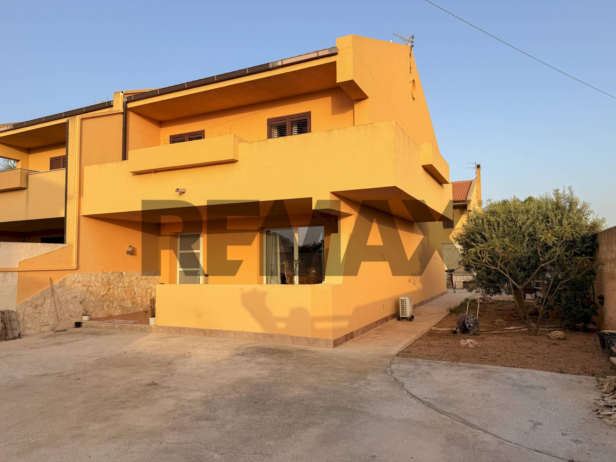 Casa all\'aperto - Casa semi indipendente contrada berbarello
 
43f, Marsala - foto 1