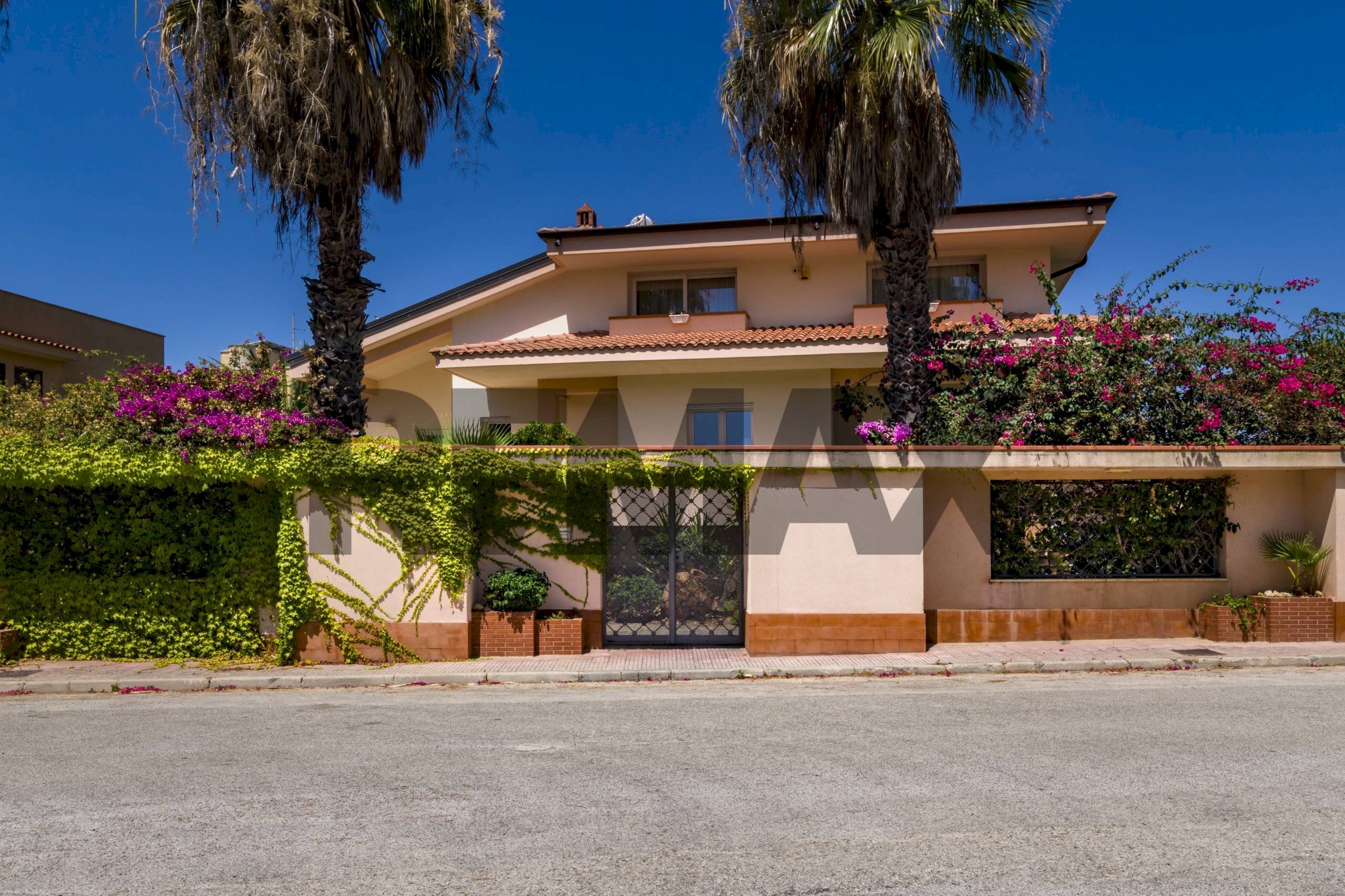 Casa all\'aperto - Semi-detached house Via Centonze Leonardo
 
61, Castelvetrano - photo 1