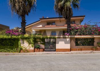 Casa all\'aperto - Semi-detached house Via Centonze Leonardo
 
61, Castelvetrano - photo 1