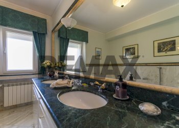 Bagno - Semi-detached house Via Centonze Leonardo
 
61, Castelvetrano - photo 9