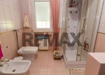 Bagno - Semi-detached house Via Centonze Leonardo
 
61, Castelvetrano - photo 12