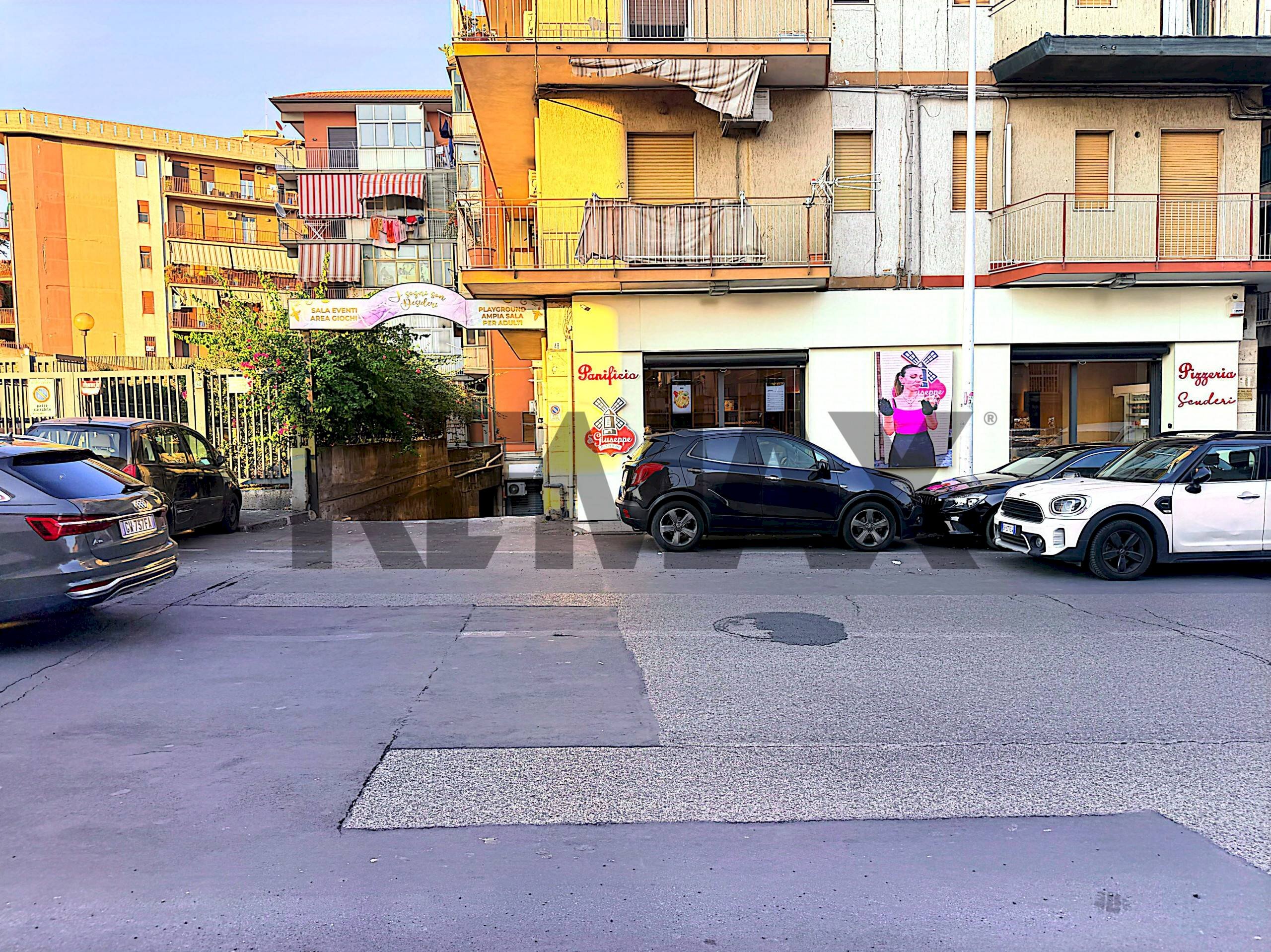 Edificio all\'aperto - Box Via Armando Diaz
48, Catania - foto 2