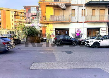 Edificio all\'aperto - Box Via Armando Diaz
 
48, Catania - foto 2