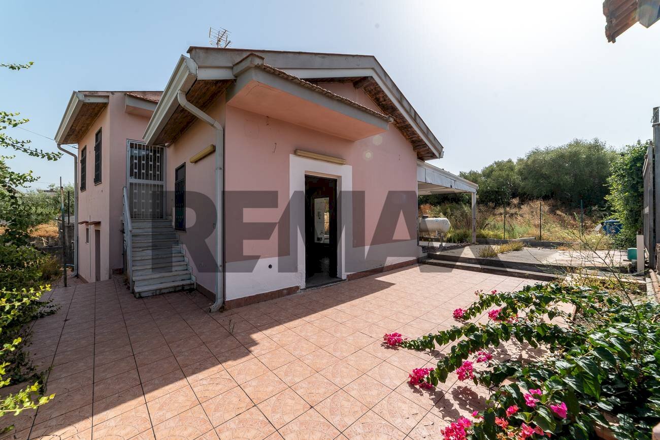 Casa all\'aperto - Villa Via Vito Longo
 
11, Misterbianco - photo 1