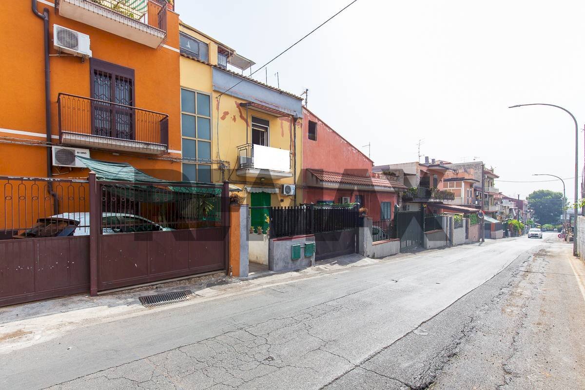 Edificio all\'aperto - Semi-detached house Stradale San Giorgio
46, Catania - photo 2